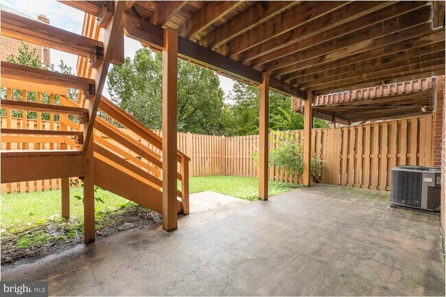 Building Photo - 8165 Madrillon Ct