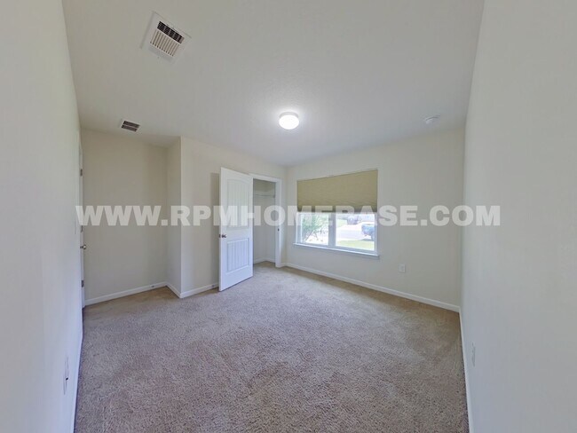 Building Photo - 808 Moorhen Wy