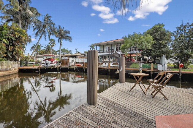 Building Photo - 4540 SW 28th Terrace