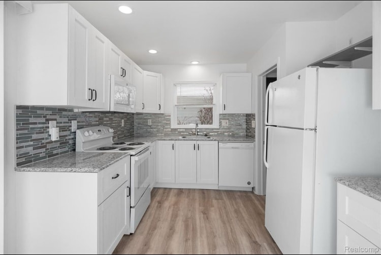 Building Photo - 242 Preston Ave