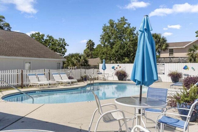 Building Photo - 27 Hidden Harbor Ln