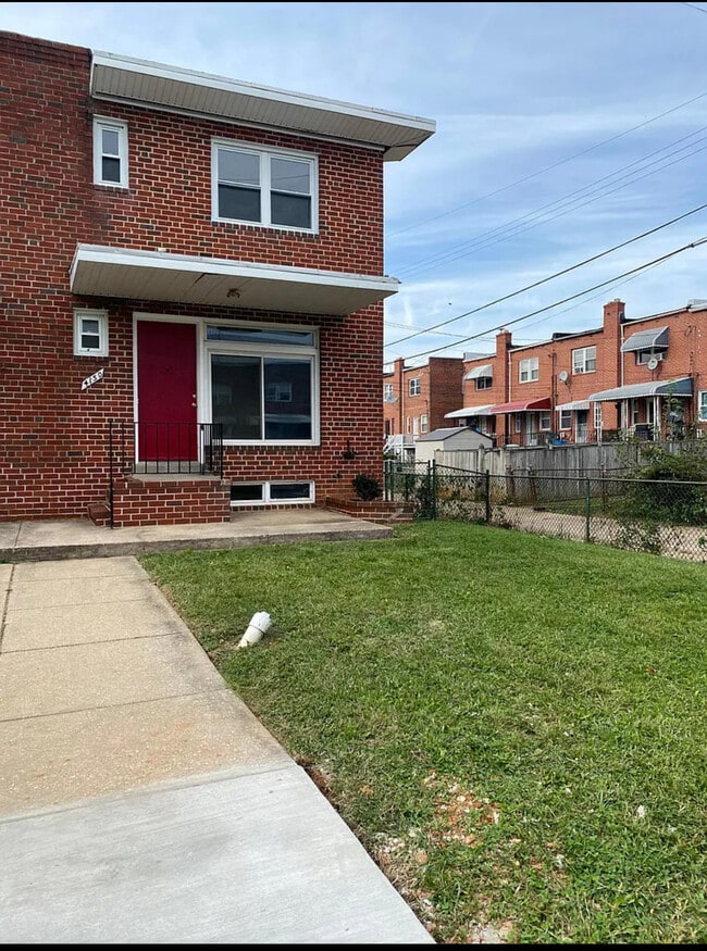 Primary Photo - 4150 Crest Heights Rd