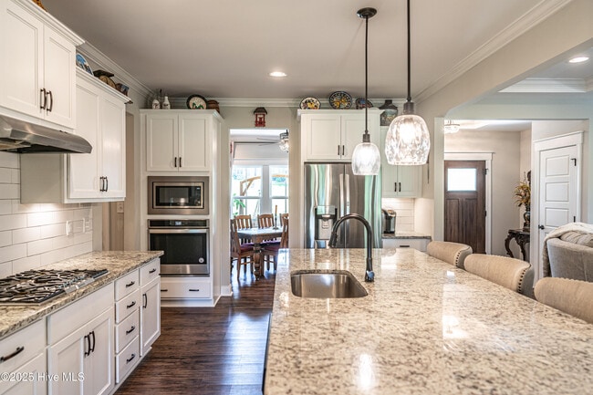 Building Photo - 551 Herons Brook Dr