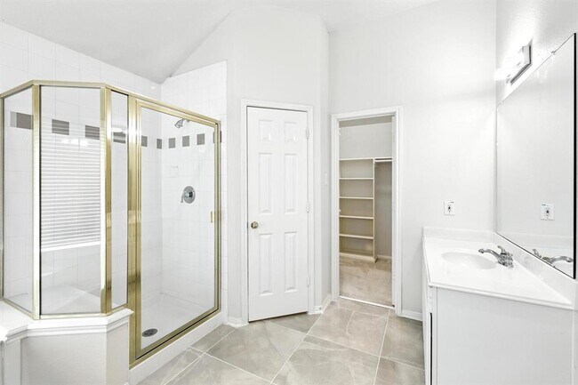 Building Photo - 14411 Gadshill Cir