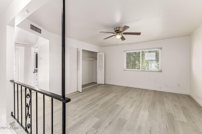 Building Photo - 7126 N 19th Ave