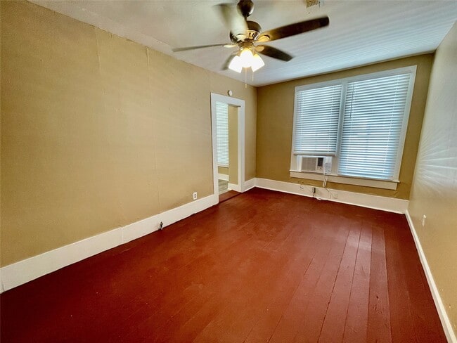 Building Photo - 1814 Ave M 1/2