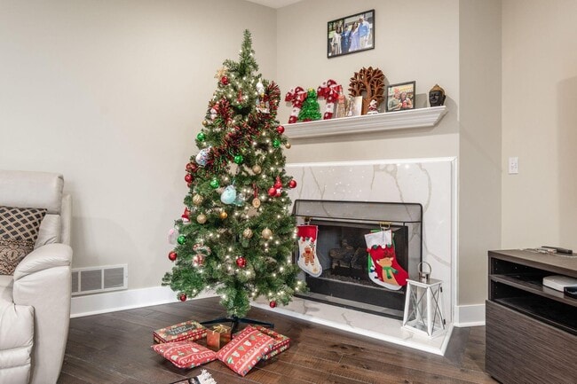 Building Photo - 4602 Sandwich Ct