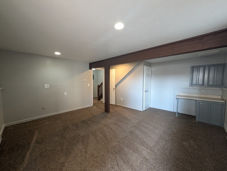 Building Photo - 9533 W Alameda Ave