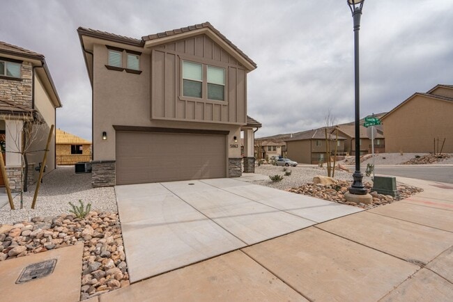 Building Photo - Desert Canyons End Unit – 4-Bedroom, 2.5-B...
