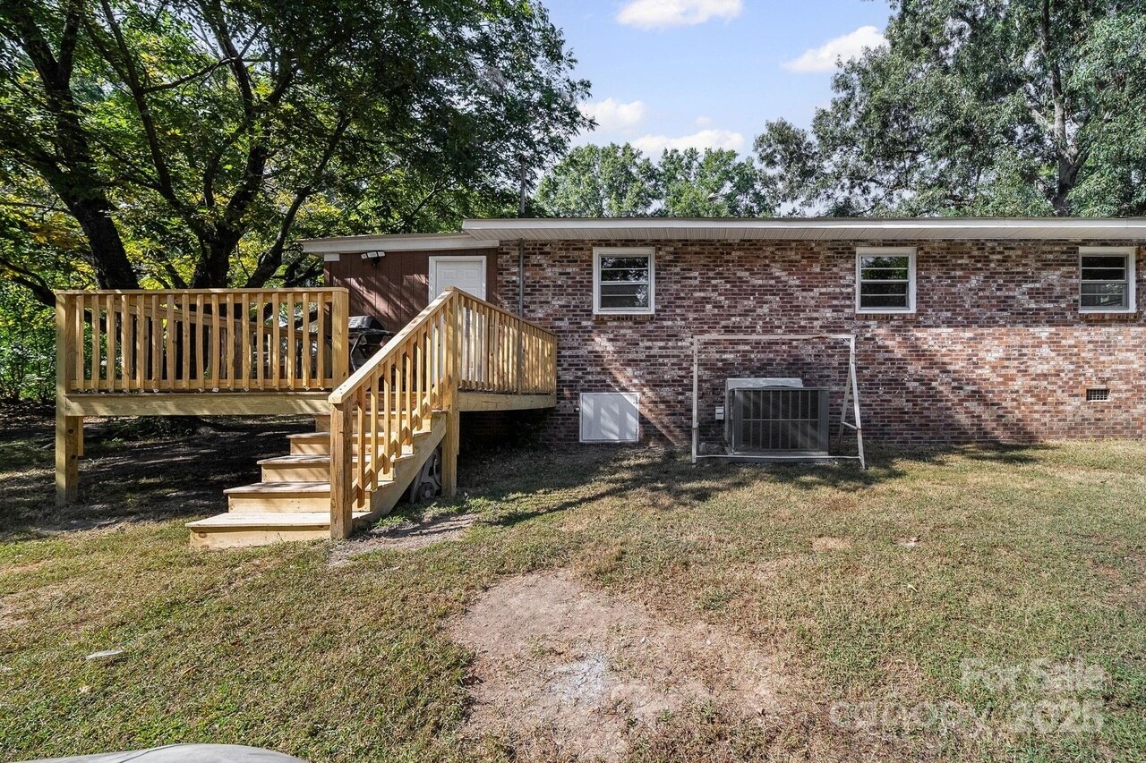 Building Photo - 114 Shady Ln