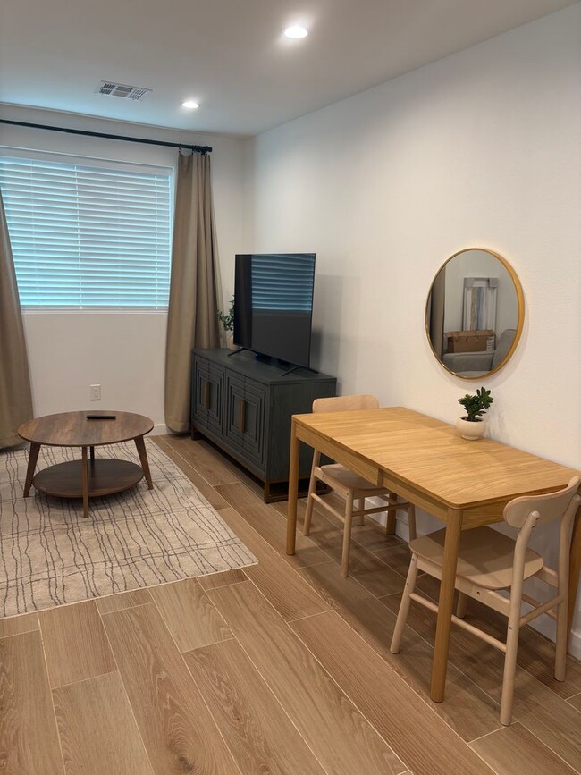 Building Photo - Charming Furnished 1 bedroom/1 bathroom near Laguna Lake.