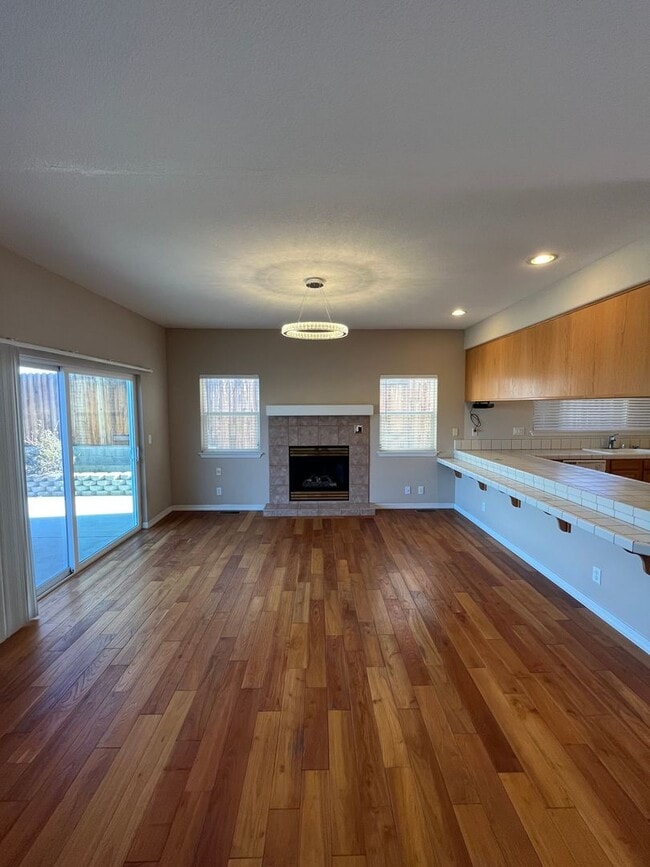Building Photo - Beautiful sunridge house with breathtaking...
