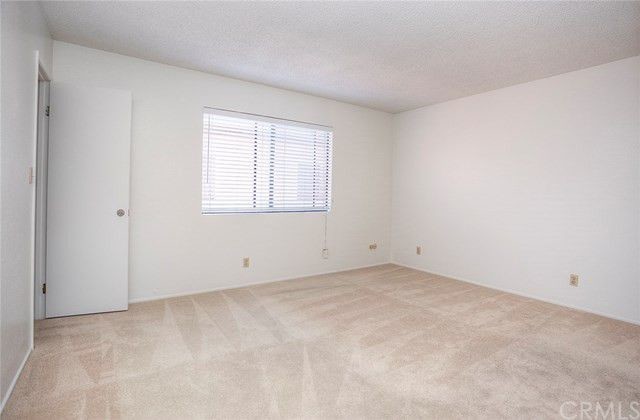 Building Photo - 630 E Garfield Ave