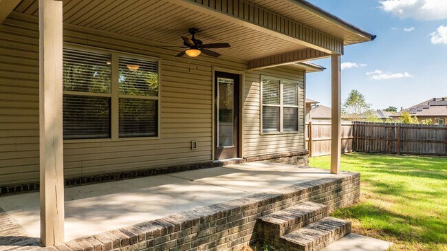 Building Photo - 18 Lilly Ann Cir