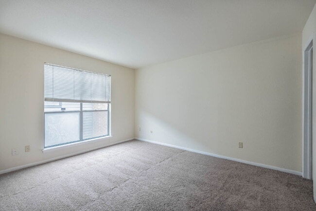 Building Photo - 16111 ASPENGLEN DR #206 - Beautiful 2 Bedroom, 2 Bath with Pool View!