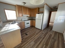 Building Photo - 5 Auk Ct