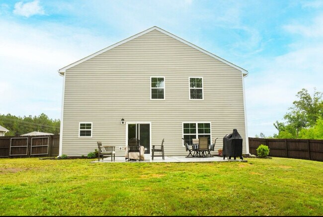 Building Photo - 109 Carrington Dr