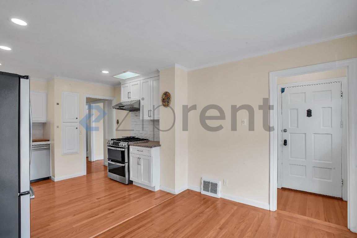 Building Photo - Unit