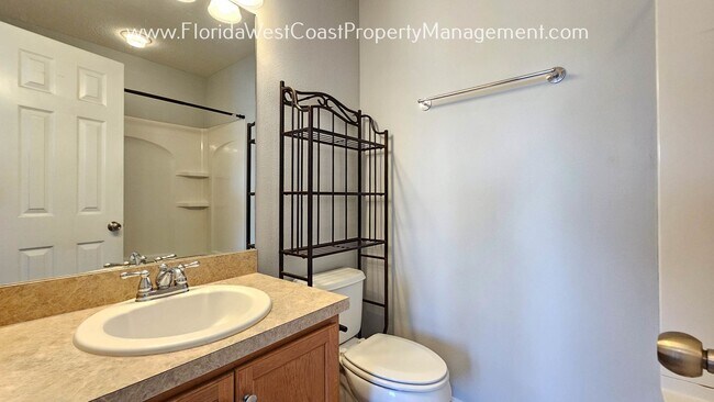 Building Photo - OUTSTANDING 2 Bedroom / 2.5 Bath / 2 Car Tandem Garage ! WILLOWBROOK- LAKEWOOD RANCH!