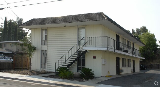 Building Photo - 22 S Lake Dr