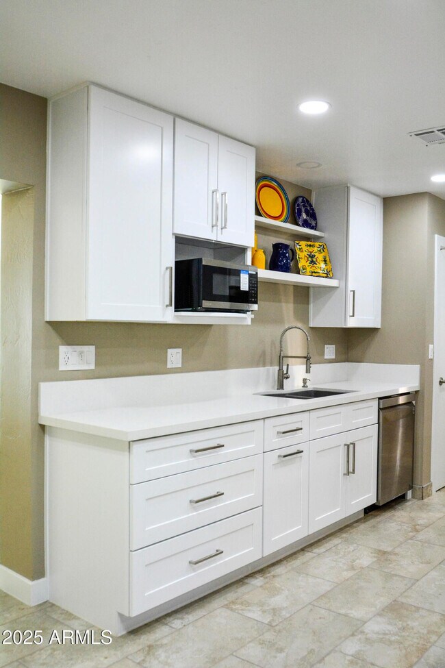 Building Photo - 14801 N Agua Fria Dr