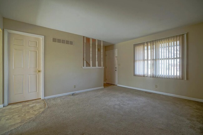 Building Photo - 1726-1728 W Blue Spruce Court