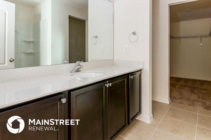 Building Photo - 2127 Peyto Wy