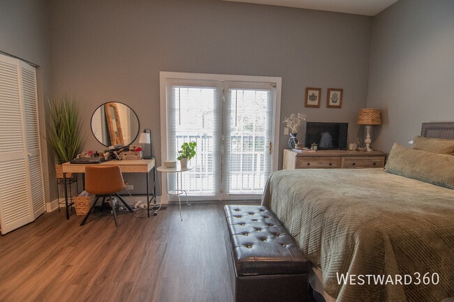 Building Photo - 2733 N Wayne Ave