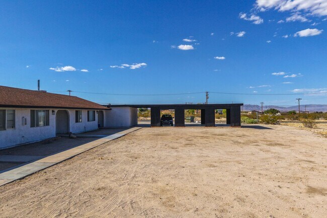 Building Photo - 74077 Cactus Dr