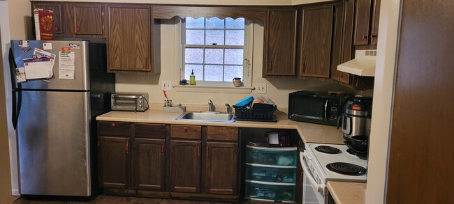 Building Photo - 6106 Hellen Lee Dr