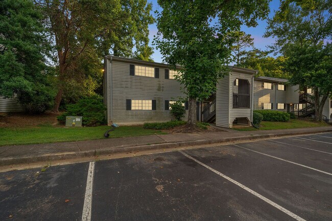 Building Photo - 730 Kenridge Pkwy