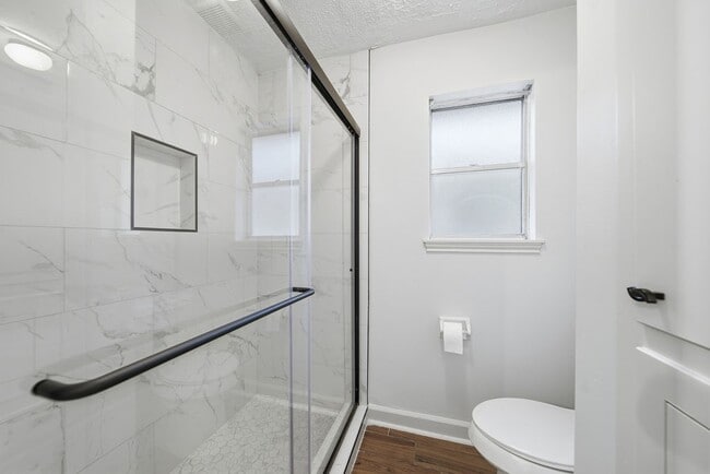 Building Photo - 3226 Springhill Dr