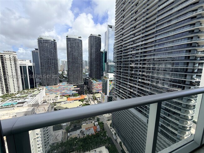 Building Photo - 1100 S Miami Ave