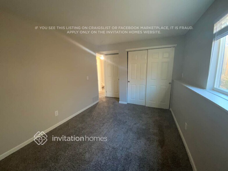 Building Photo - 10433 Holland Pl