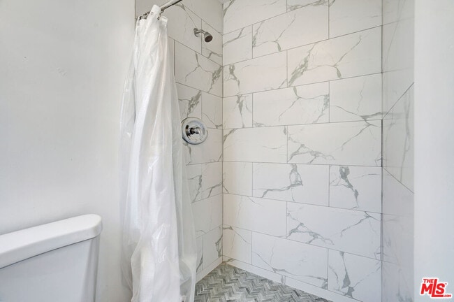 Building Photo - 10823 Camarillo St