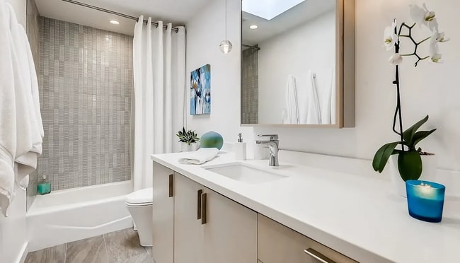 Building Photo - 6834 N 17th Pl