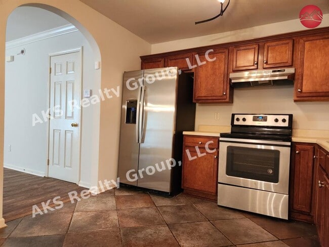 Building Photo - 1090 Thompson Rd