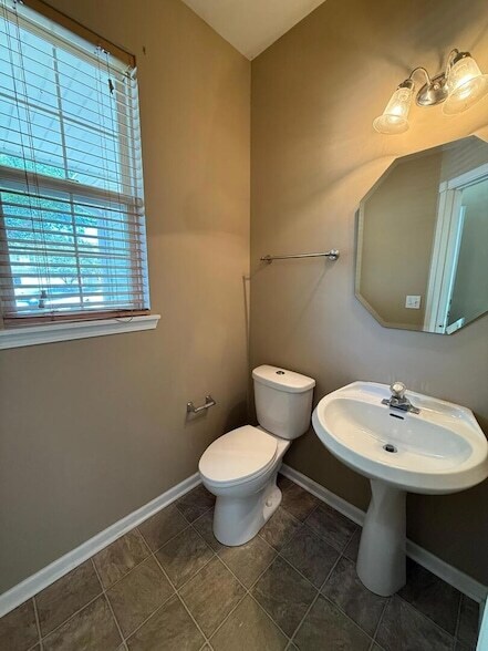 Building Photo - 2376 Sunrise Ct