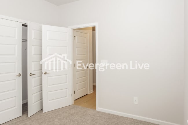 Building Photo - 164 Fenwick Pl