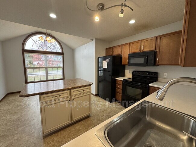 Building Photo - 1808 Noble Kinsmen Pl