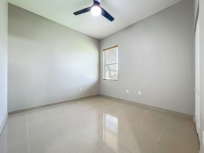 Building Photo - 3731 Peaceful Valley Dr