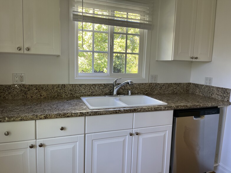 KITCHEN - 10949 Massachusetts Ave