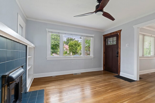 Building Photo - 1638 S