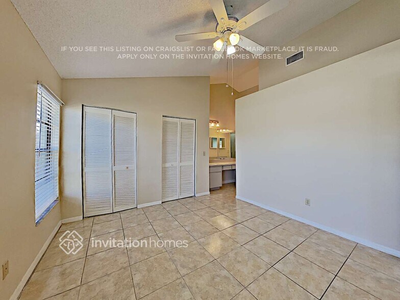 Building Photo - 5473 Friarsway Dr