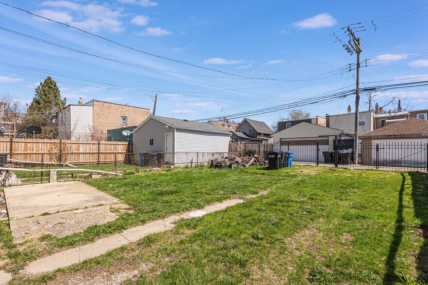 Building Photo - 2439 S Millard Ave