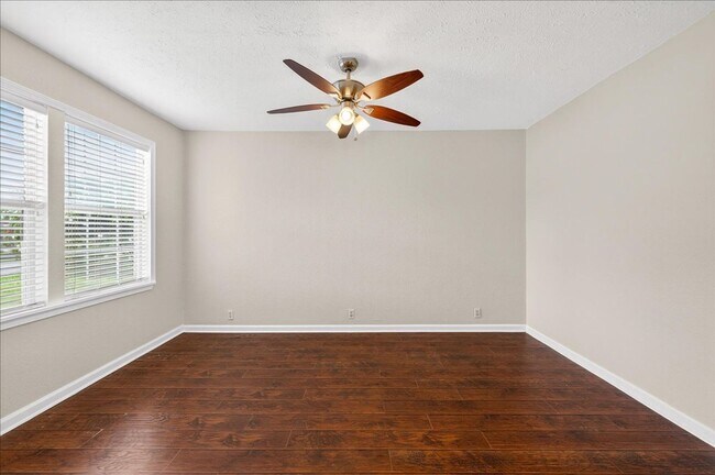 Building Photo - 929 Ashland Dr