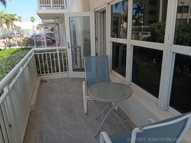 Building Photo - 3850 Galt Ocean Dr