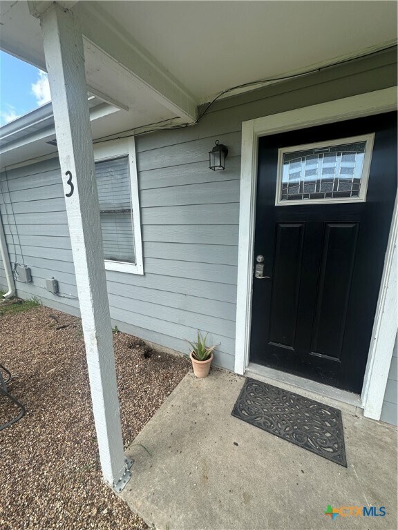 Primary Photo - 1609 Meadowview Dr