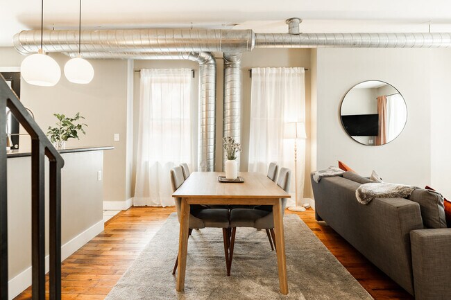 Building Photo - 1304 Broadway-ID1056031P