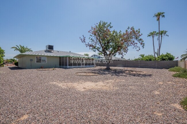 Building Photo - 17230 N Palo Verde Dr